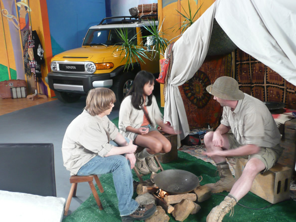 Kaur Tent with Actors